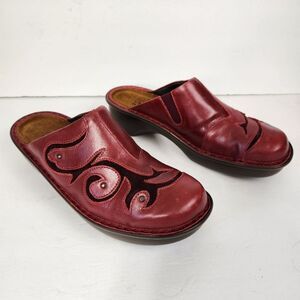 NAOT Red/Wine Leather Embossed Slip On Mule/CLoges Sz 40  9-9.5 Comfort
